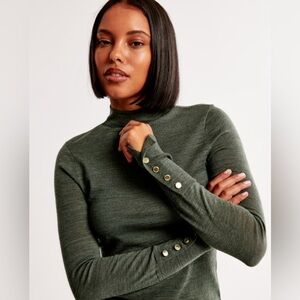 BUNDLE: Abercrombie & Fitch - 2 Thin Merino Wool Sweaters Maroon and Olive Sm